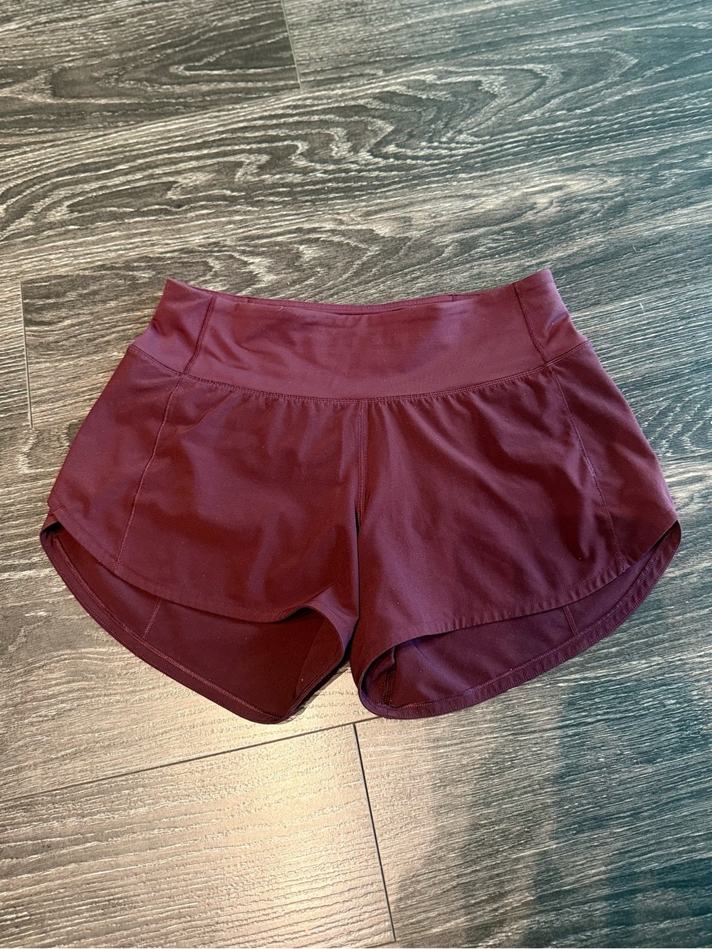 Lululemon Women’s Speed Up Shorts Mid Rise 4”